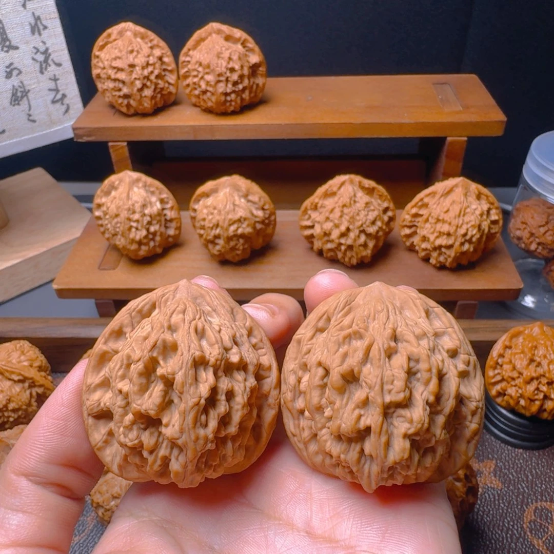 文玩核桃吊坠麦虎