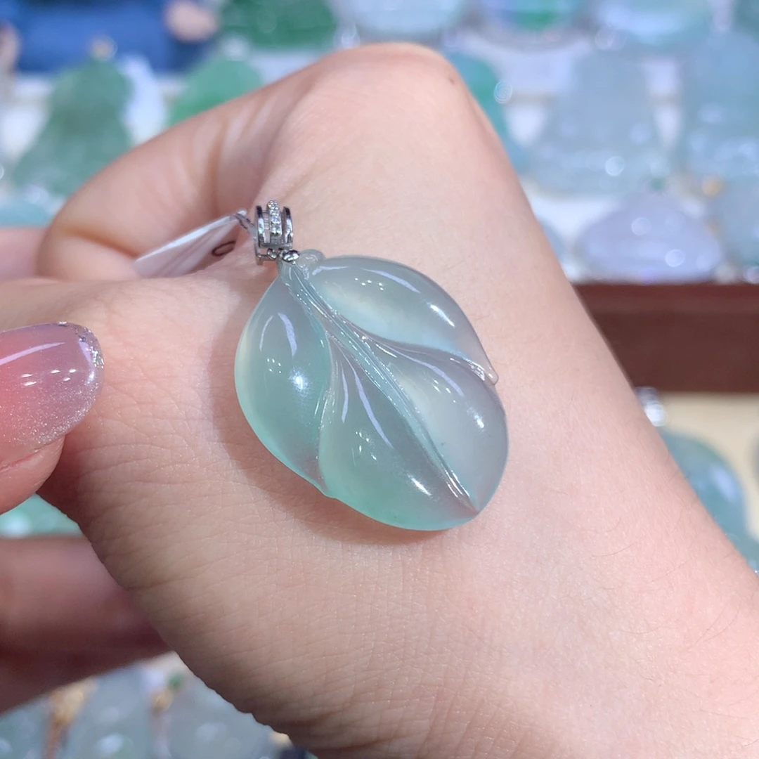 吊坠(不含链)18K金镶嵌翡翠叶