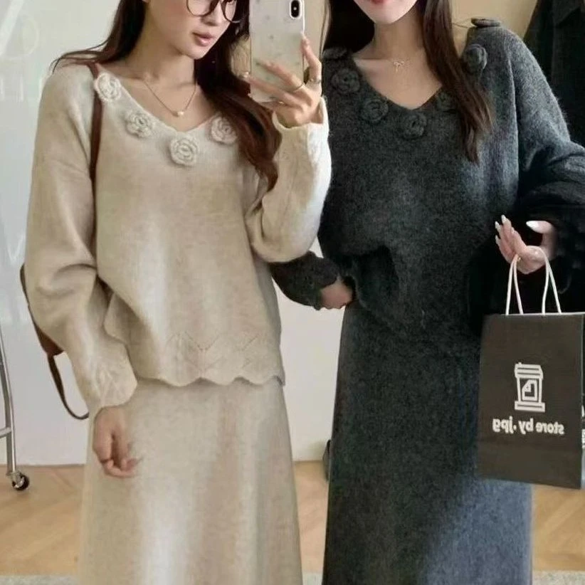 美拉德套装韩系设计感立体花朵毛衣女秋冬V领宽松针织衫两件套裙