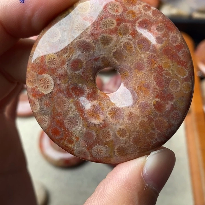 硅化玉颈饰未镶嵌幸**孩