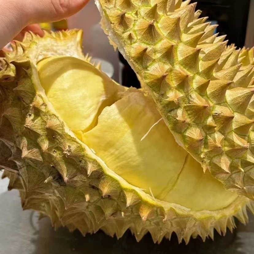 鲜果现剥泰国金枕鲜榴莲皮薄核小，26.8元一斤，一果一拍，包最低出肉率40%，配送到家。榴莲同城送金枕泰国