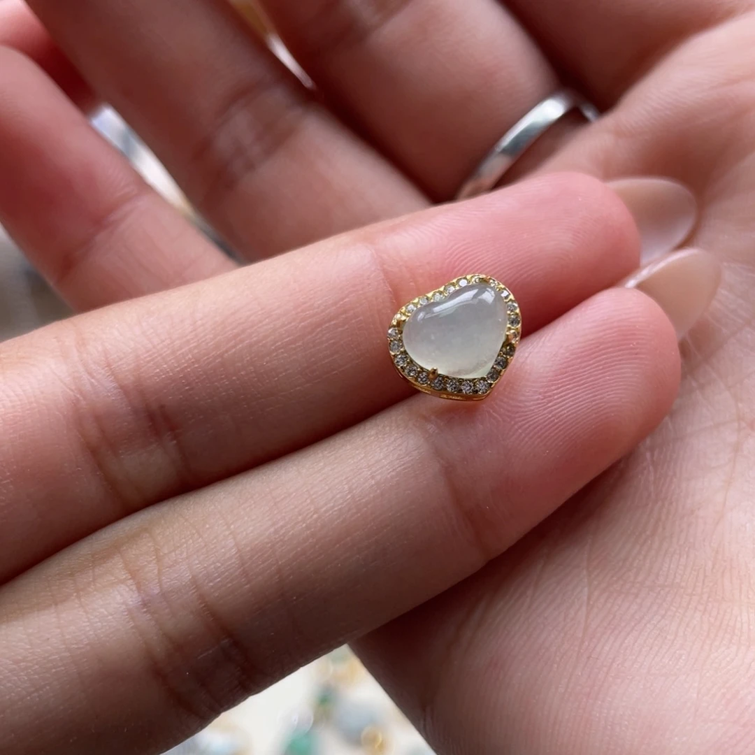 颈饰银S925镶嵌翡翠爱心路路通