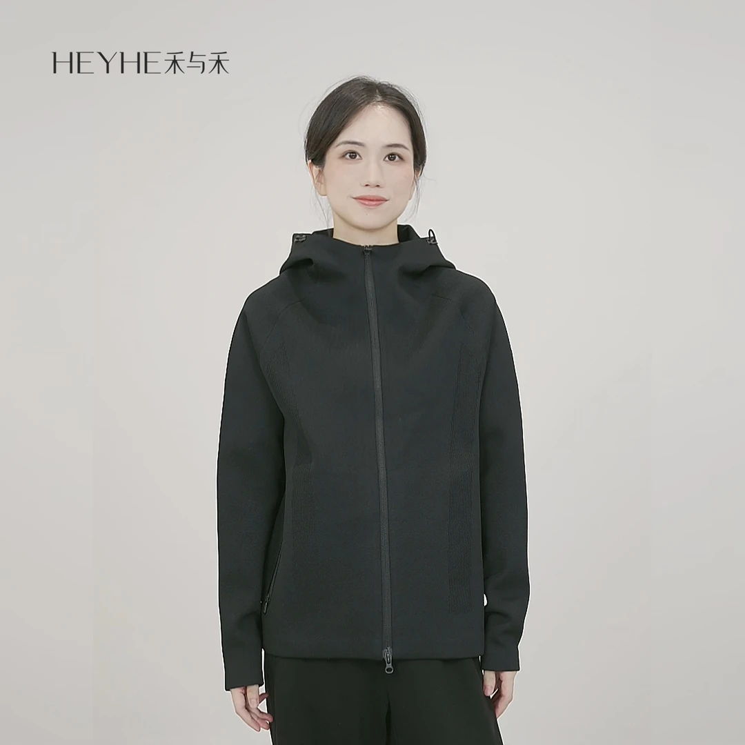 小禾【磐石】肌理感进口3D立裁无缝压胶只可干洗女款针织连帽冲锋衣