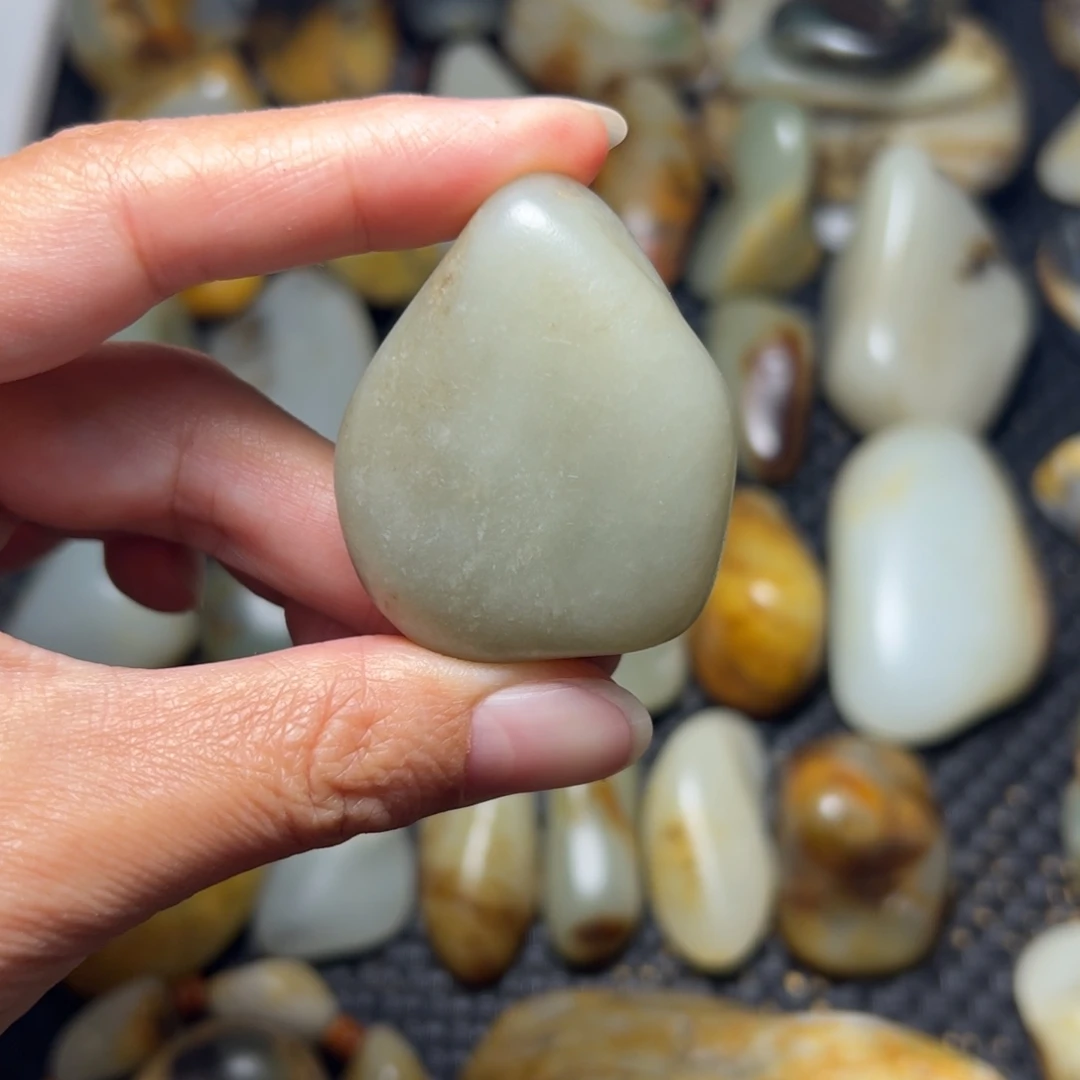 和田玉未镶嵌把件B77