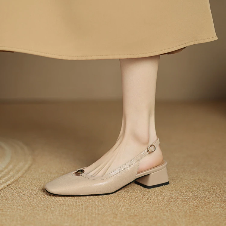 3.5cm 法式山茶花复古百搭粗跟包头凉鞋夏季简约休闲时尚方头凉鞋