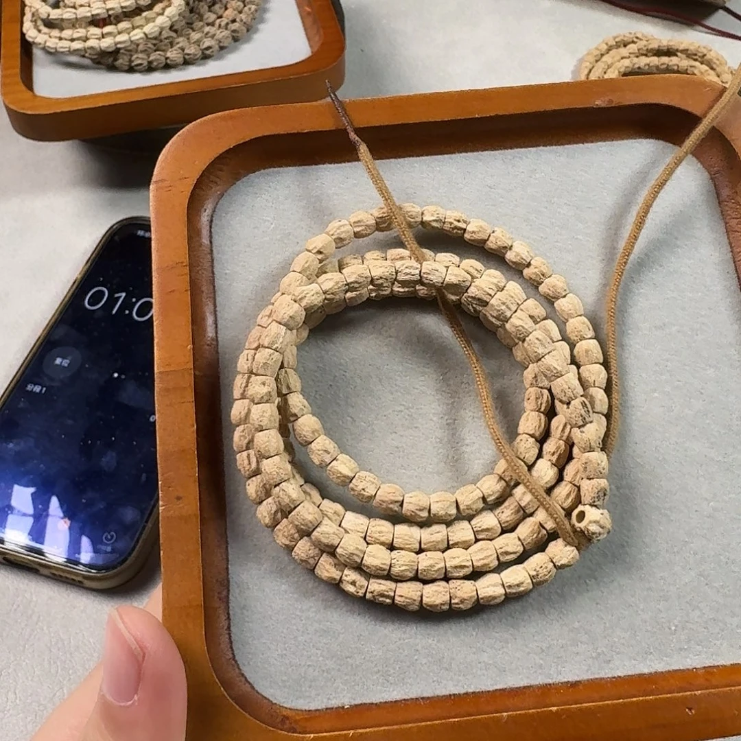 S***r吊坠柏香籽/百香籽