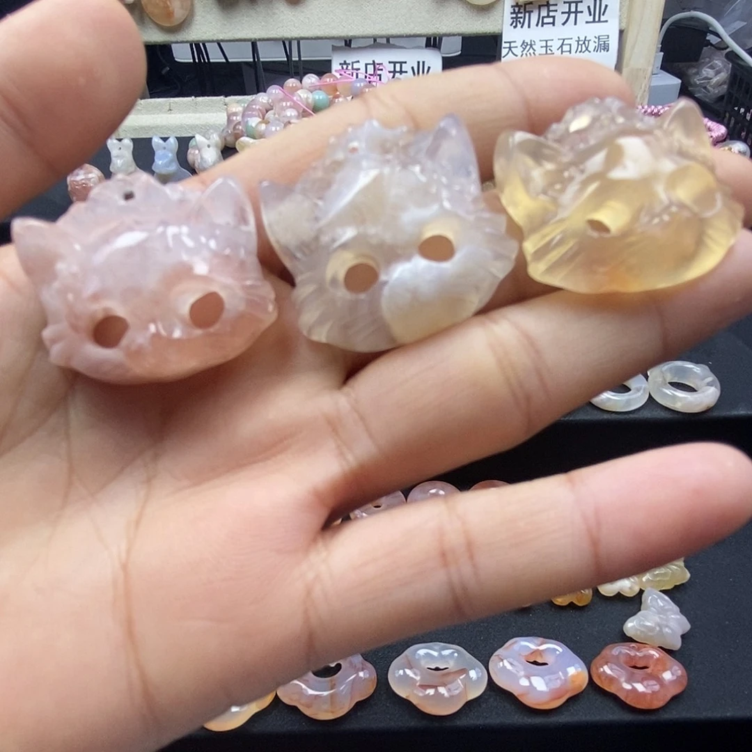 石英质玉颈饰未镶嵌