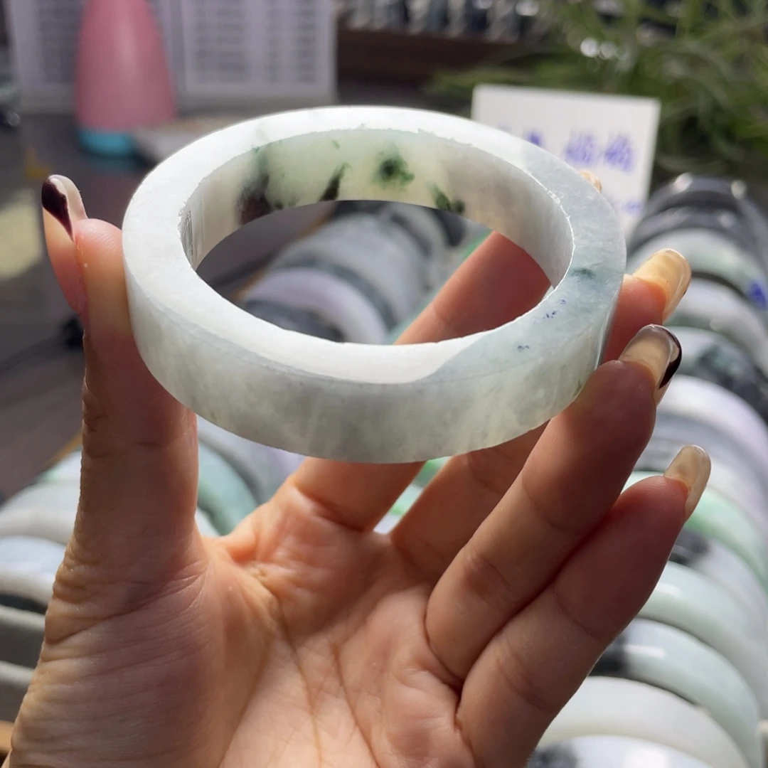 定制翡翠未镶嵌翡翠手镯