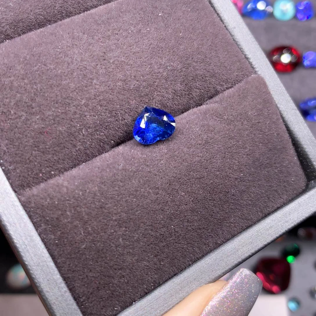 蓝宝石裸石未镶嵌1.66克拉