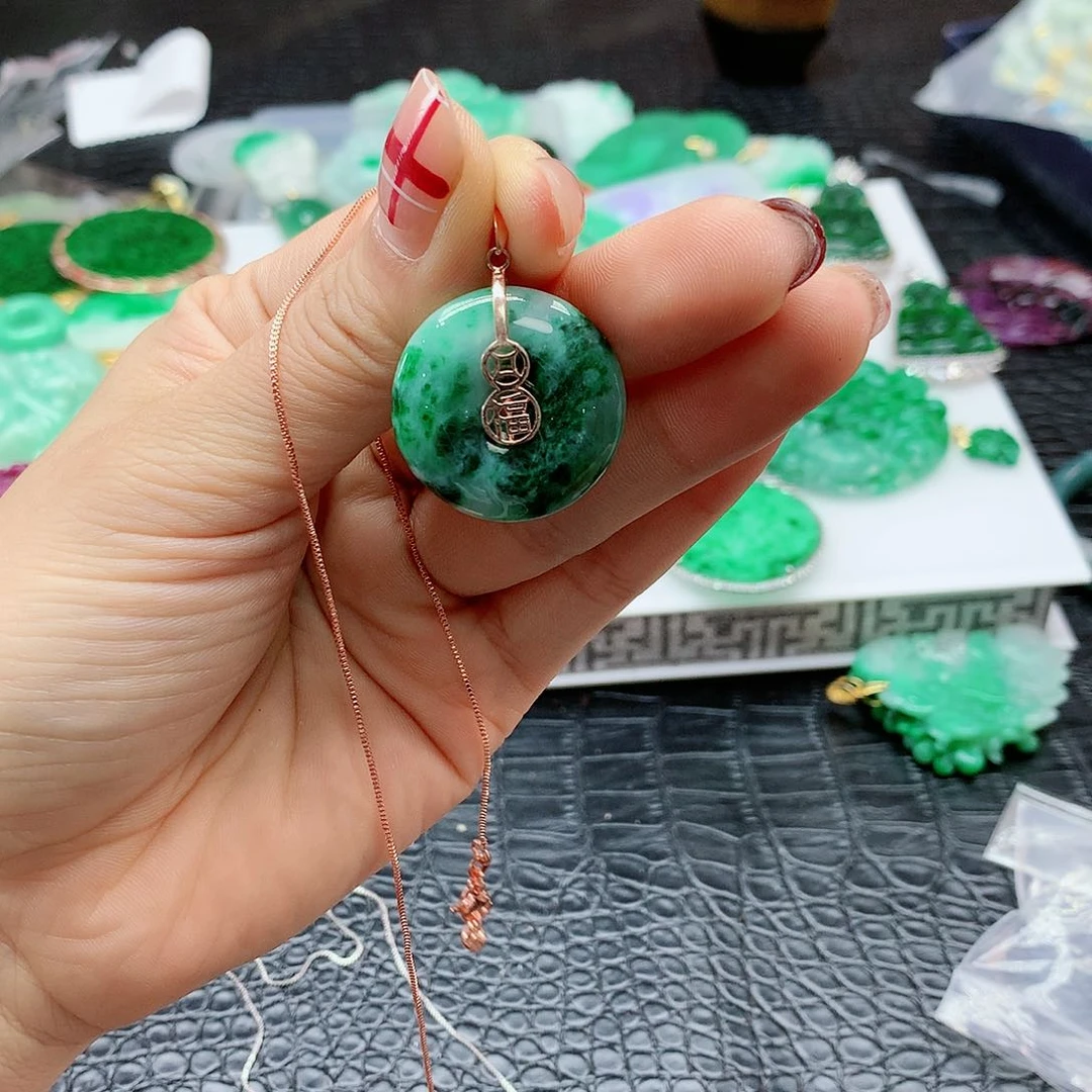 【闪购商品】翡翠吊坠(赠链)合金