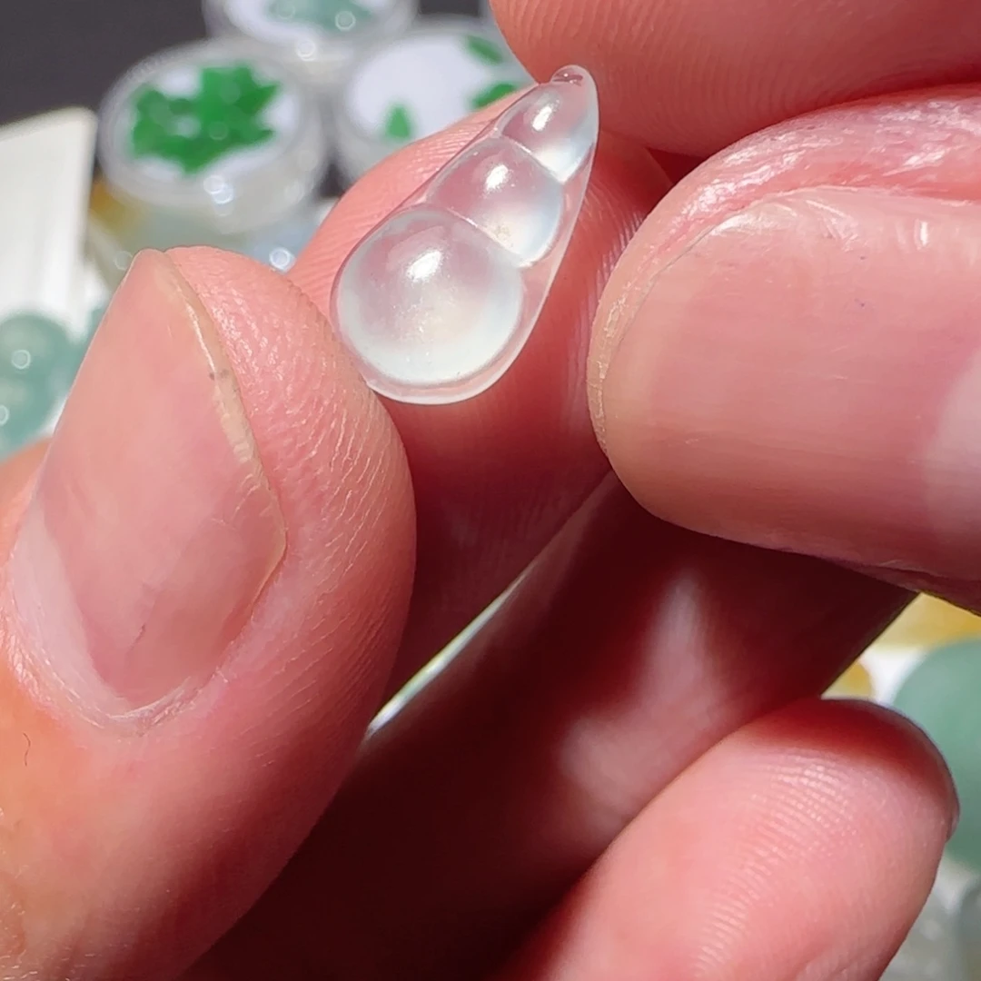 定制翡翠未镶嵌天然翡翠福豆