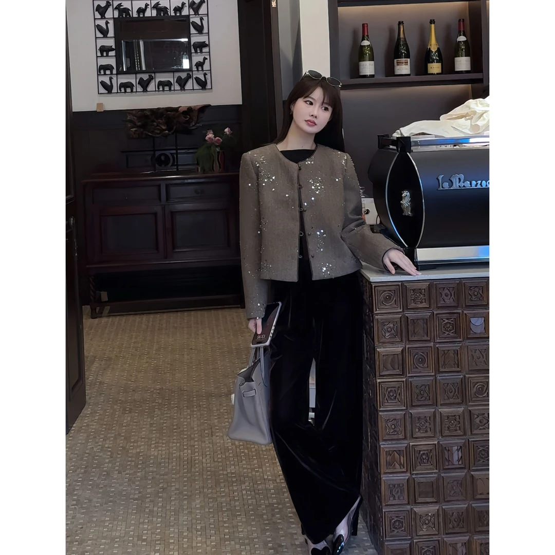 MYRA“咖啡”欧洲原产细花呢重工珠片刺绣羊毛小香外套女XM025318