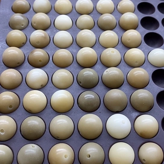 吊坠白玉菩提微瑕13青提圆60颗