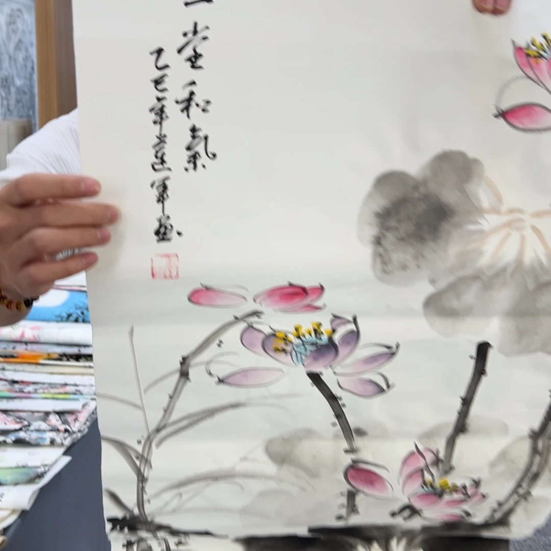 国画卖字画的小男孩