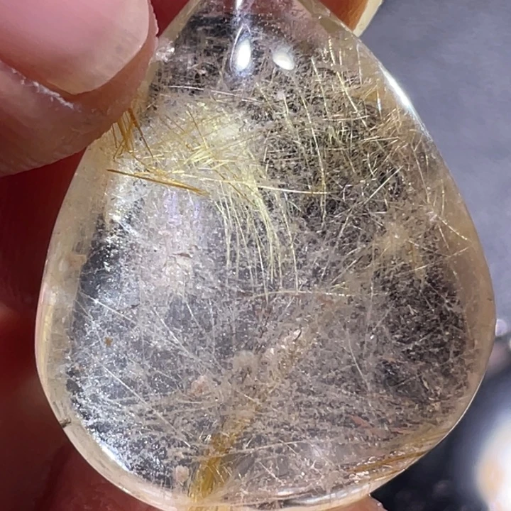 阳***合发晶颈饰未镶嵌钛