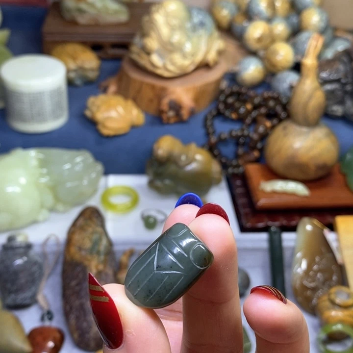 岫岩老玉（透闪石质玉）特价未镶嵌