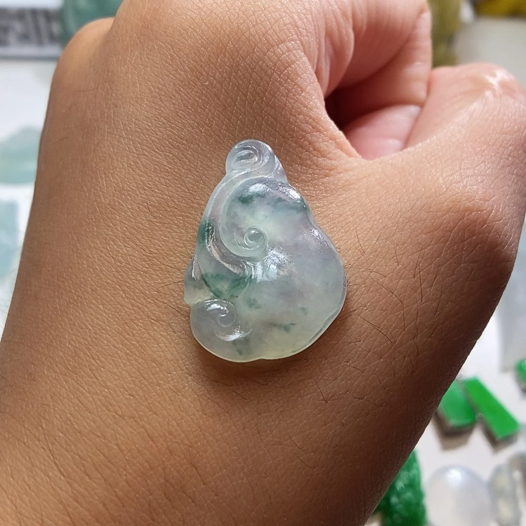 定制翡翠未镶嵌如意