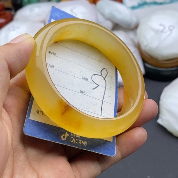 石英质玉未镶嵌手镯