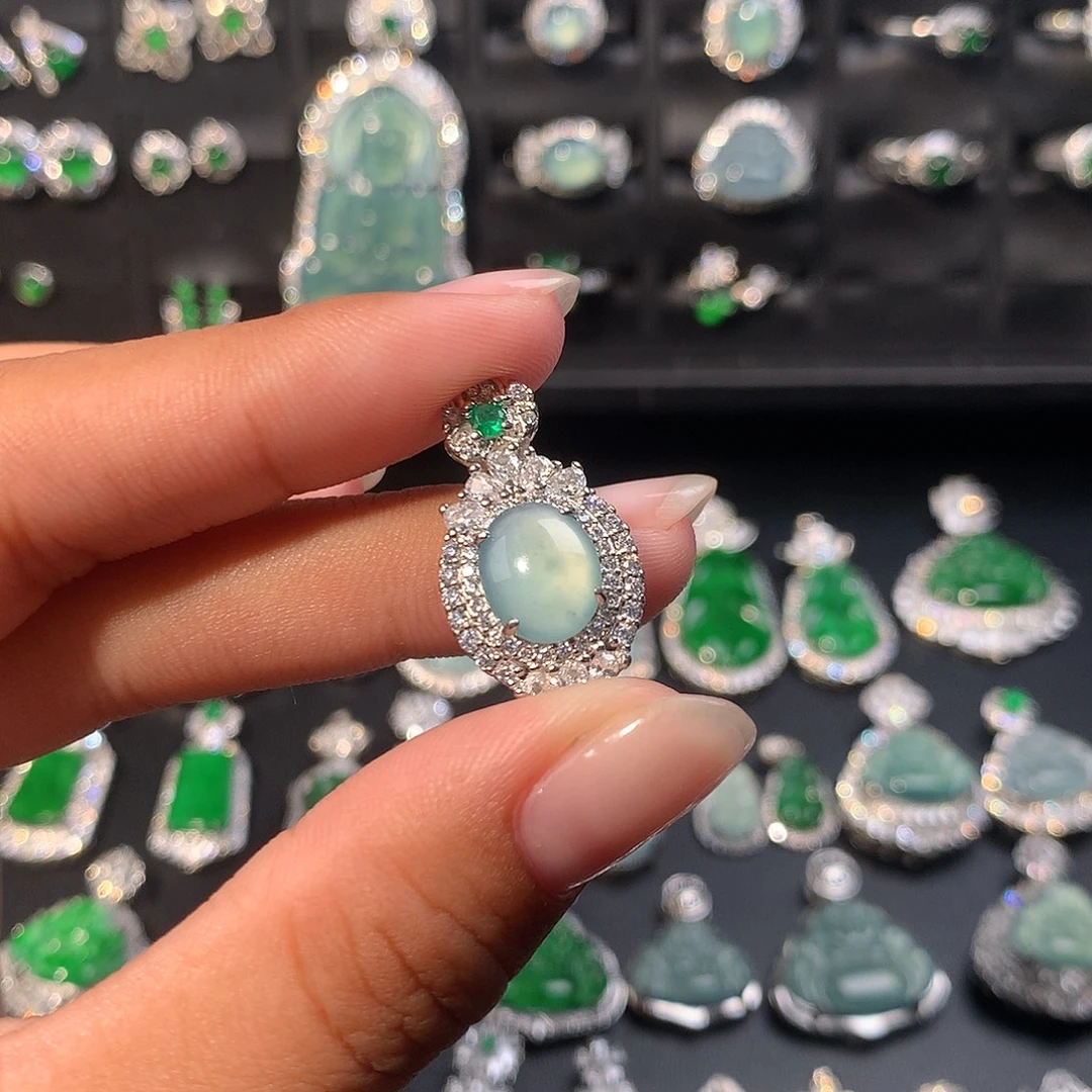 翡翠未镶嵌颈饰蛋面