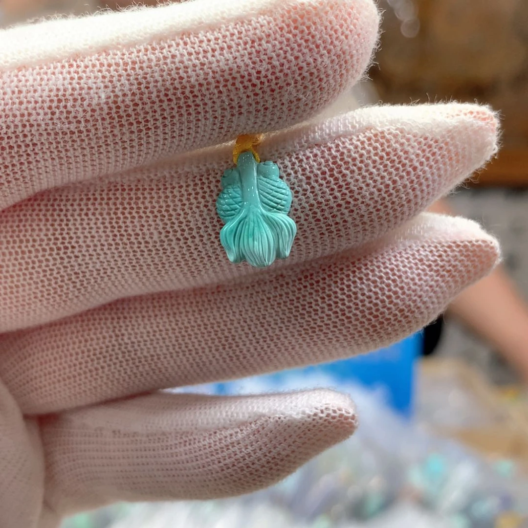 绿松石未镶嵌挂件