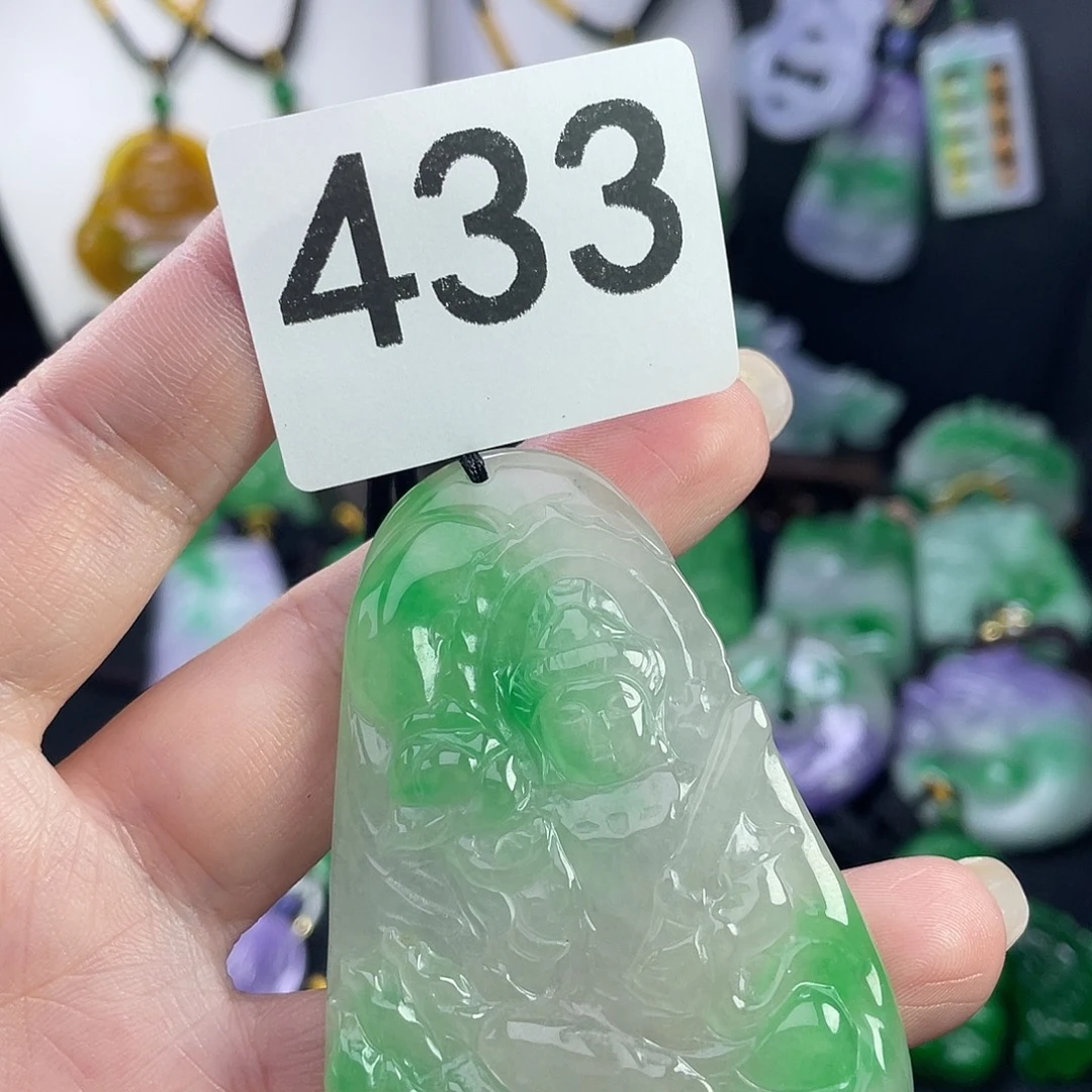 翡翠未镶嵌吊坠(赠链)