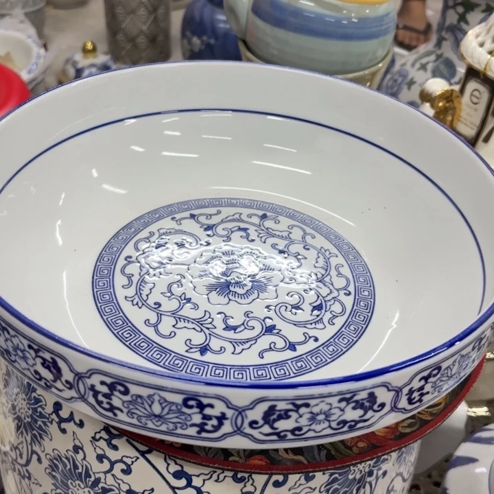 微瑕青花瓷器值得购买