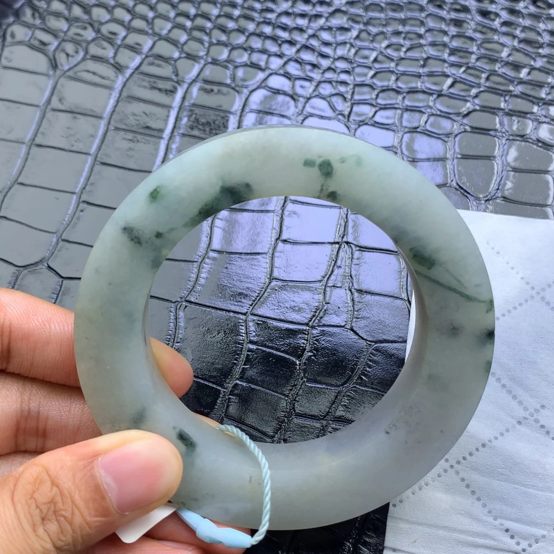 定制翡翠未镶嵌翡翠手镯