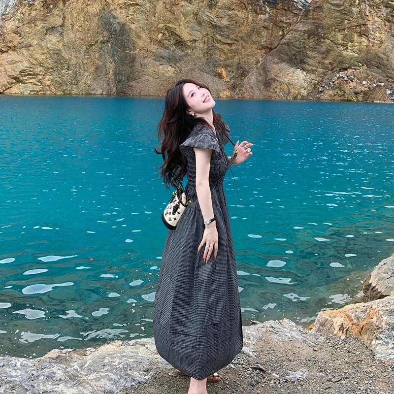 法式复古格纹泡泡袖连衣裙女夏季新款收腰显瘦宽松休闲a字长裙子