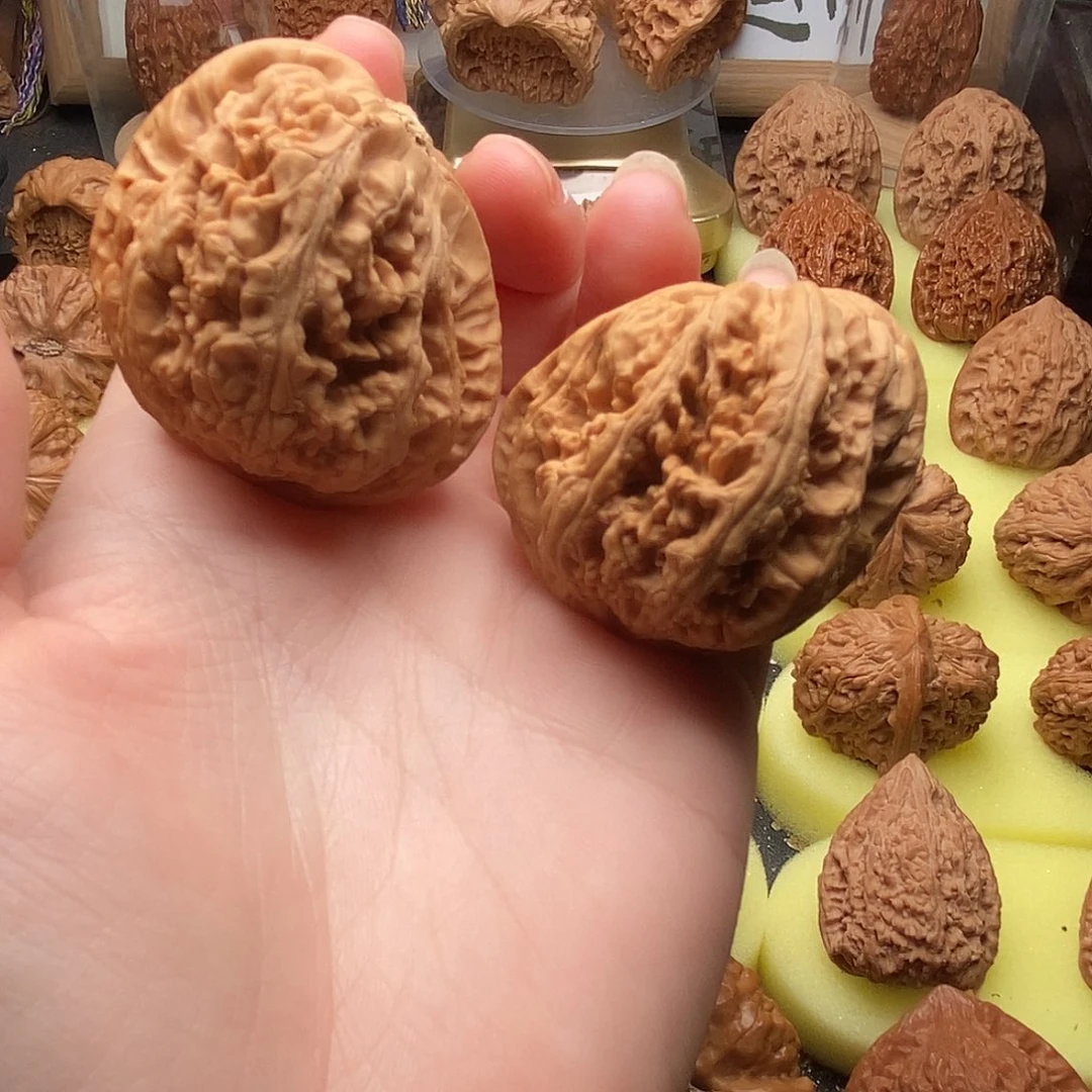 文玩核桃把件大粗筋残