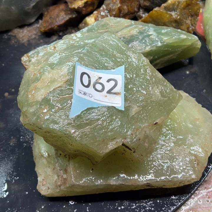 透闪石-蛇纹石玉珠宝奇石未镶嵌隼*