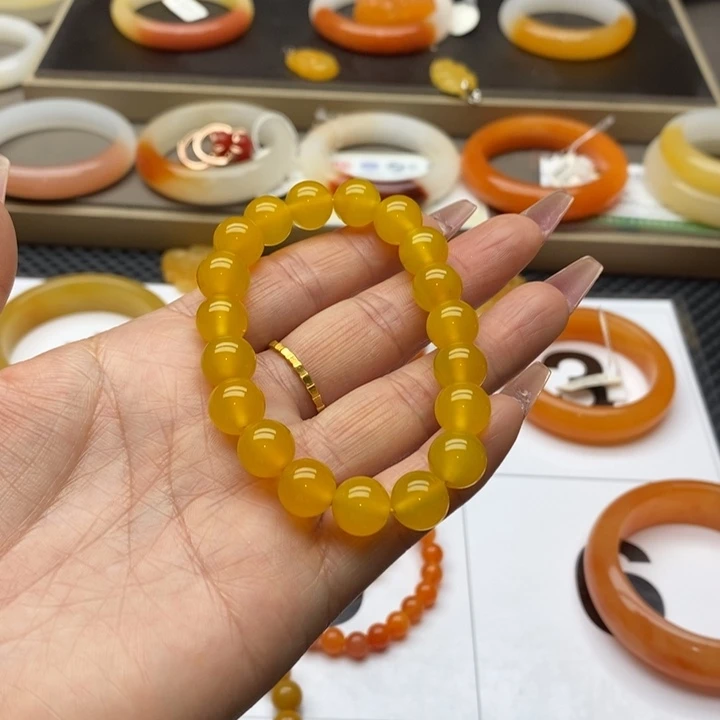 石英质玉（黄龙玉）手镯未镶嵌炸**?