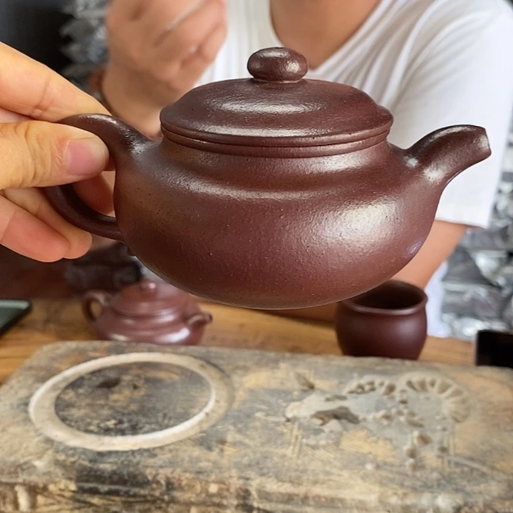斯***盛茶壶紫砂纯石红全砂仿古200左右的容量微微瑕
