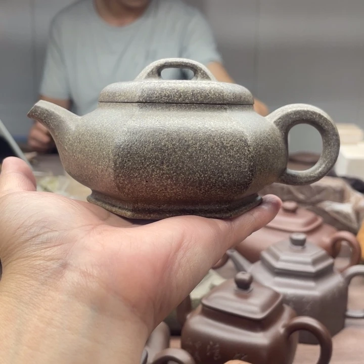 茶壶紫砂六方虚扁，手工泥