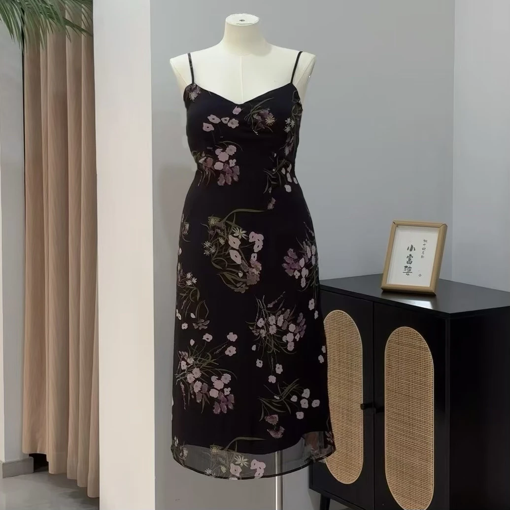 曼城旧事｜大码女装法式复古度假v领吊带连衣裙胖mm雪纺碎花裙子