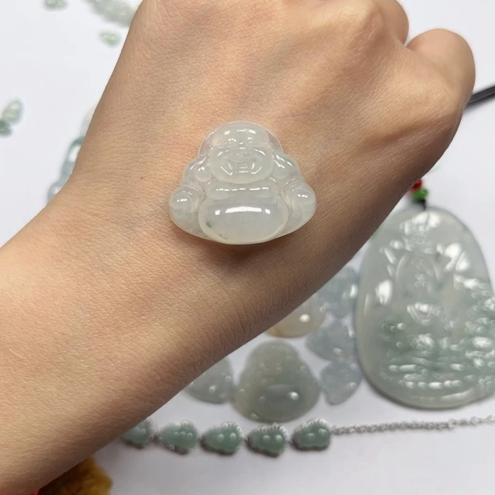 翡翠颈饰未镶嵌冰胶感翡翠佛公