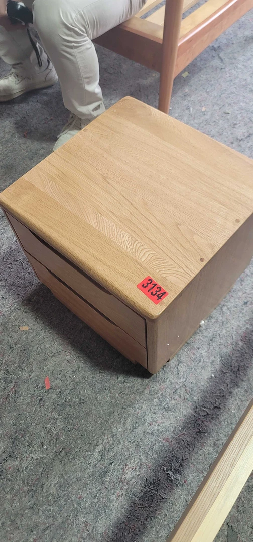 床头柜 橡木 42*40*36 瑕疵无售后 249朱3134