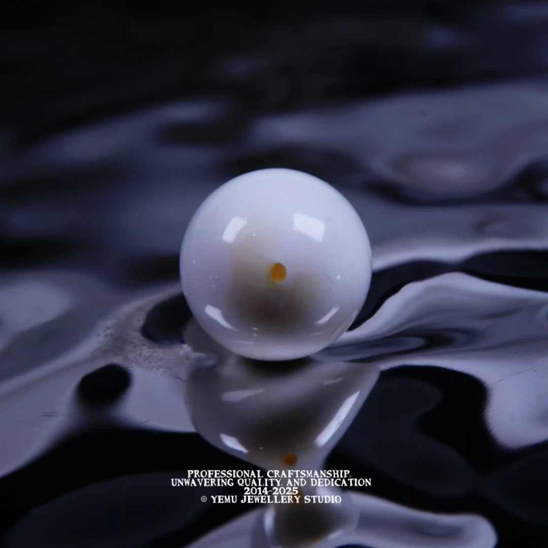 11毫米（11.8mm)纯漆白一点橘溶洞圆珠 一物一拍 天然俄料琥珀蜜蜡