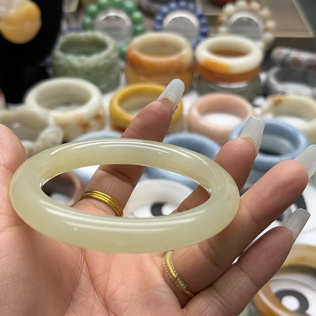 【闪购商品】石英质玉手镯未镶嵌零*.福利