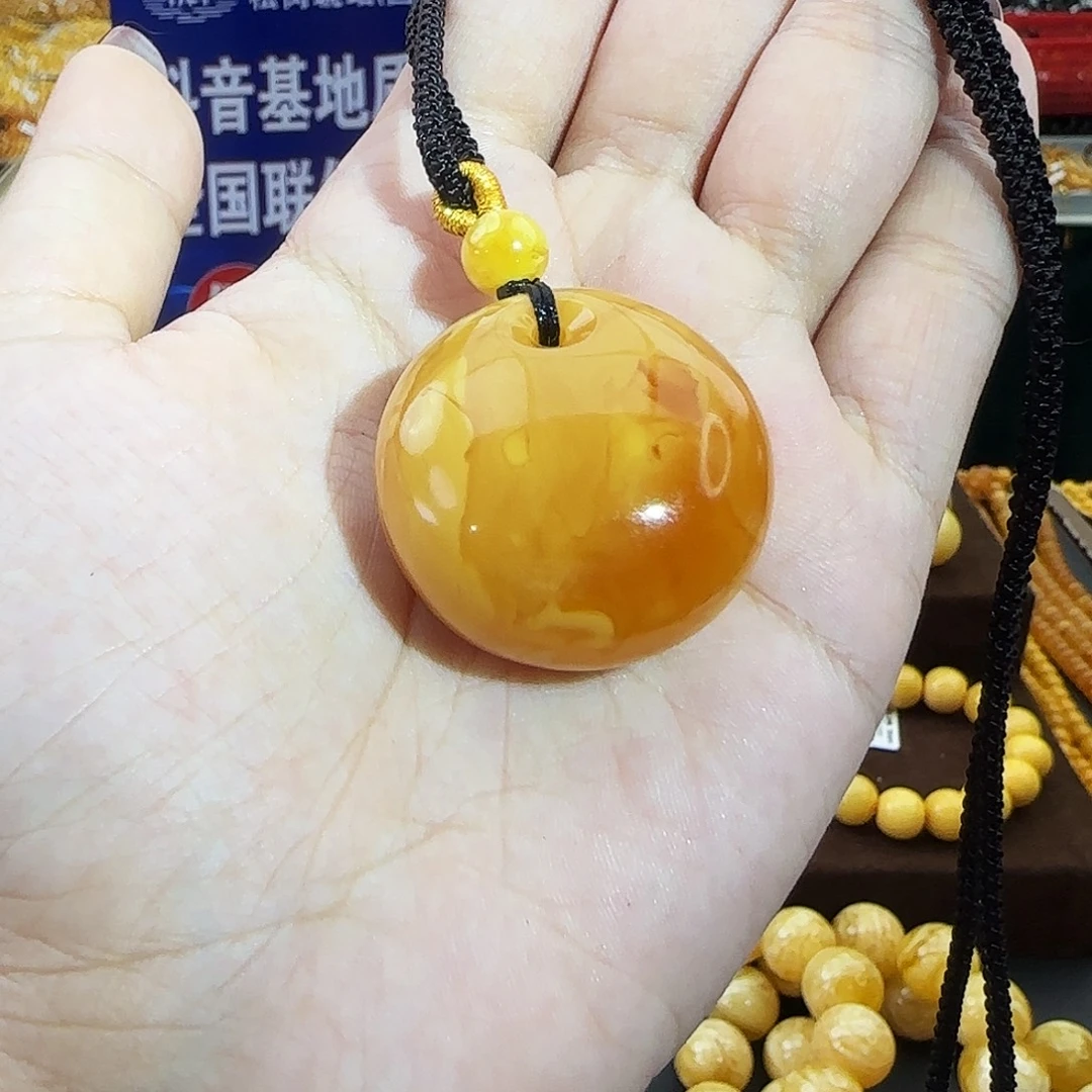琥珀未镶嵌颈饰吊坠