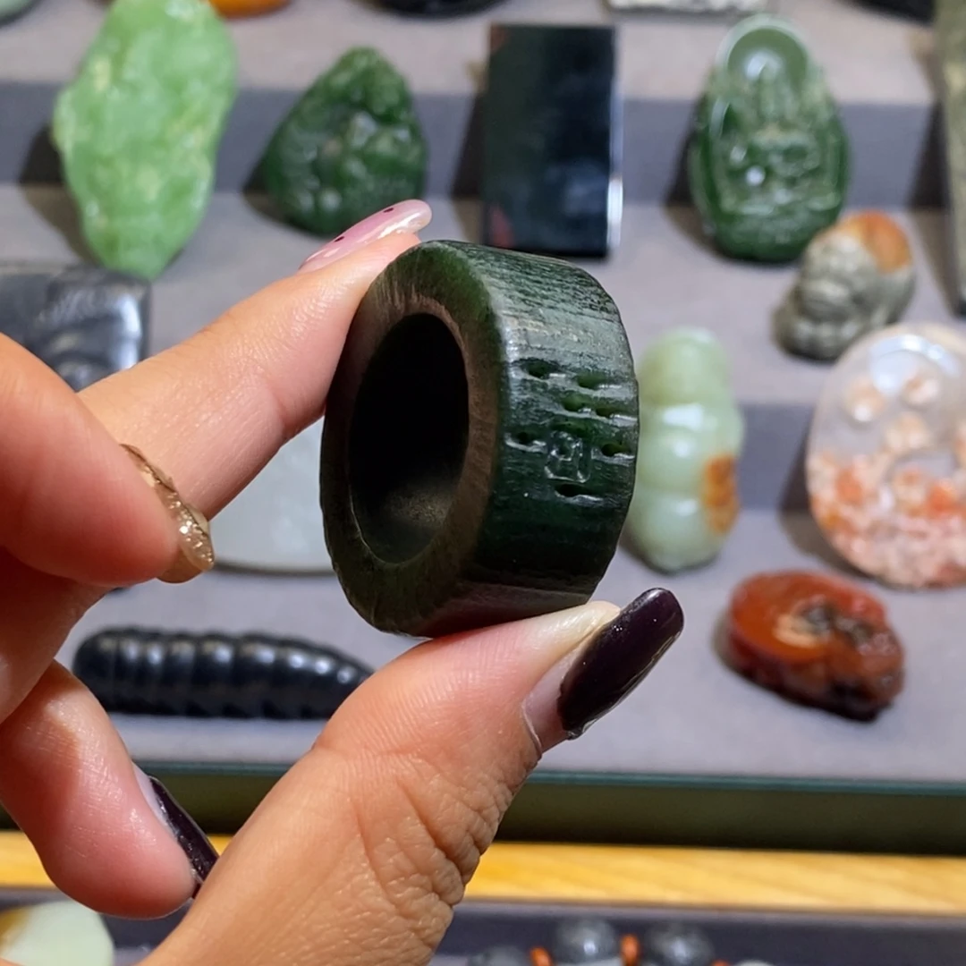 和田玉未镶嵌戒指