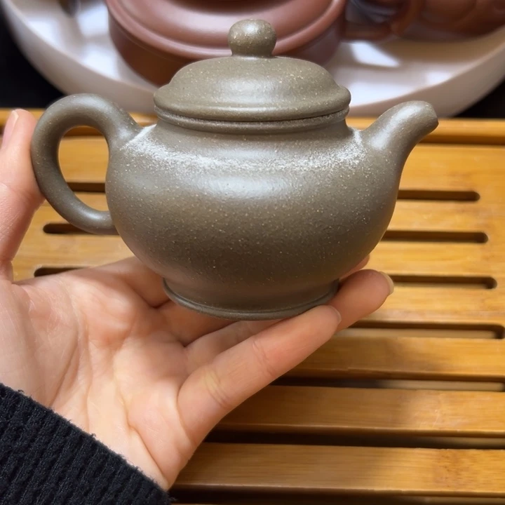 紫泥茶壶自***。国工半手天青小掇只150cc