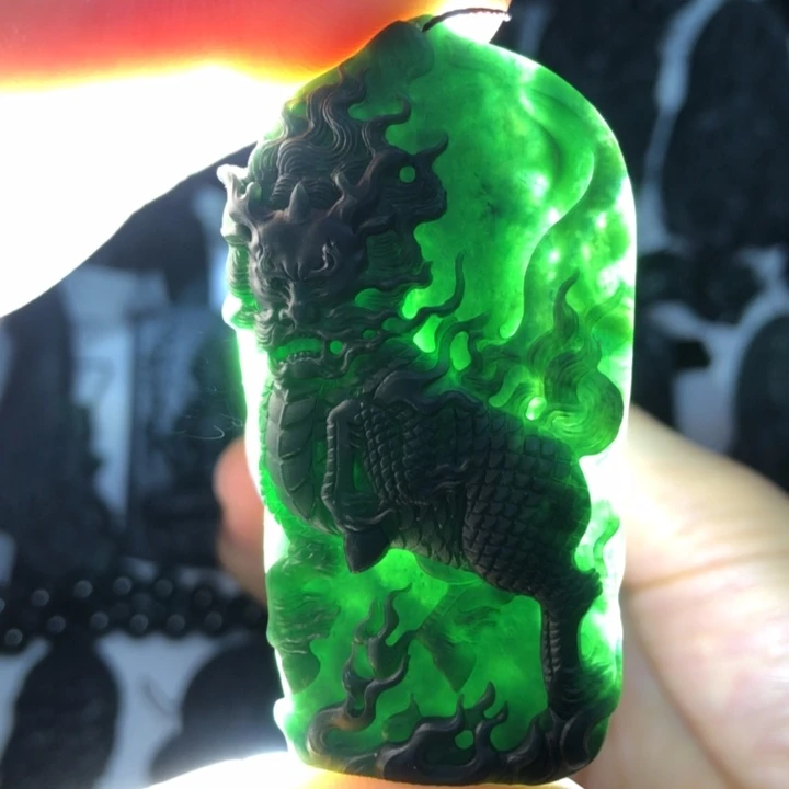 定制翡翠未镶嵌麒麟