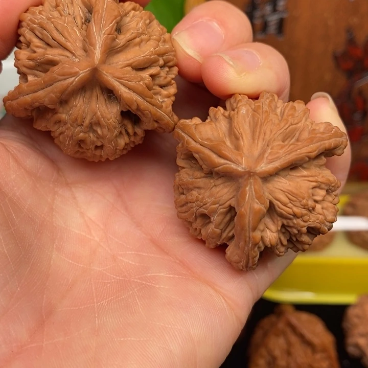 吊坠文玩核桃虎头奔
