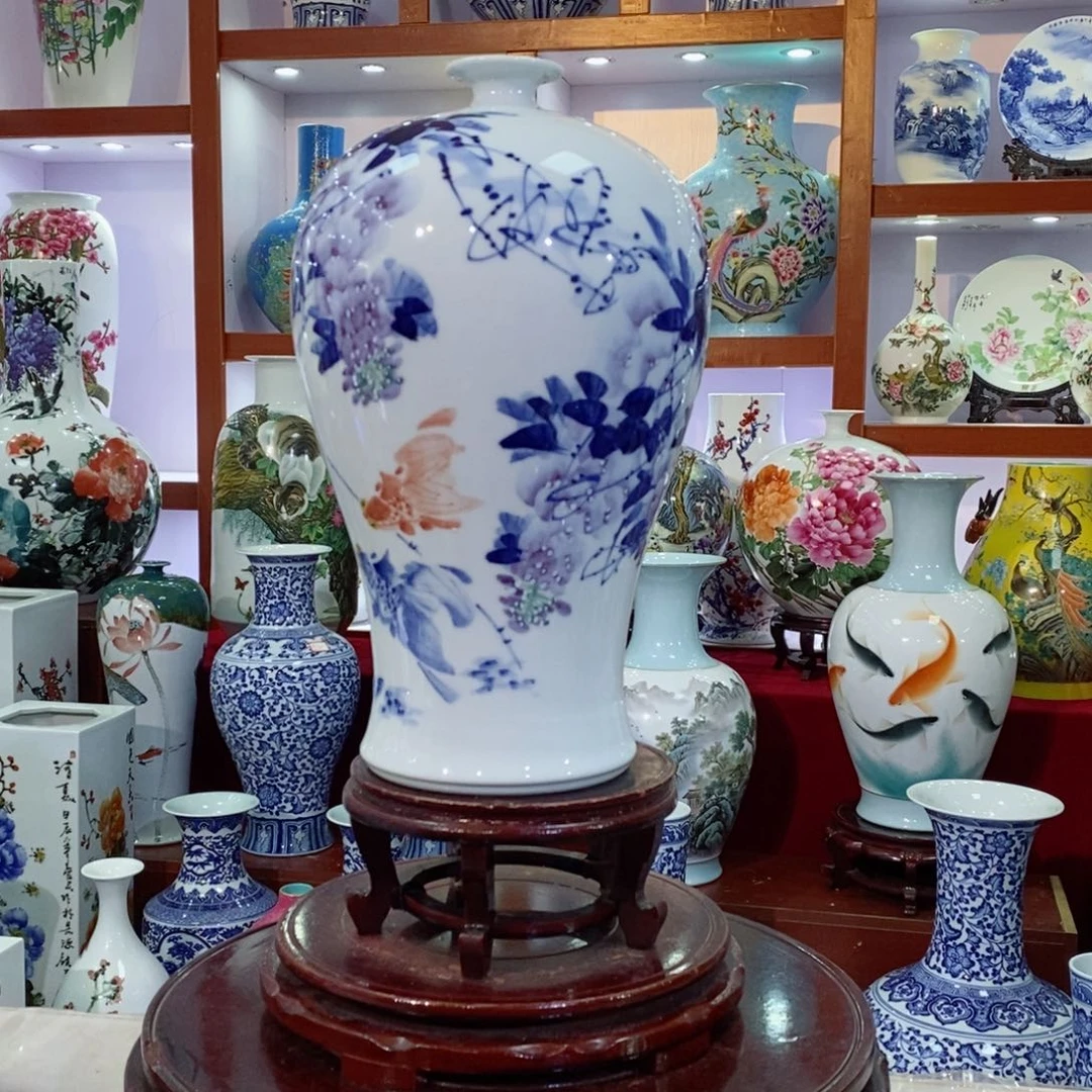 瓶手绘五彩梅瓶子