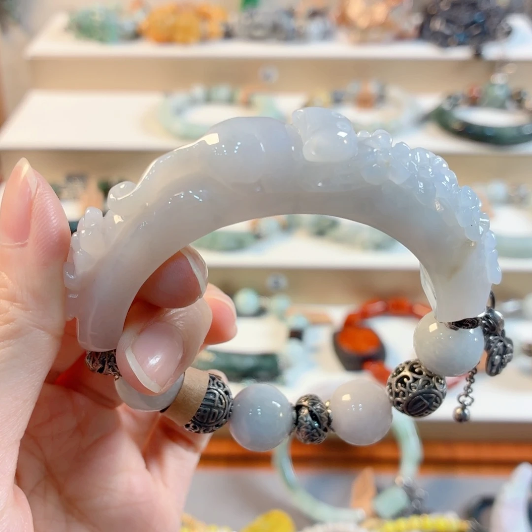 热***琪未镶嵌手链翡翠手串