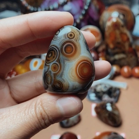 未镶嵌玛瑙/玉髓珠宝奇石