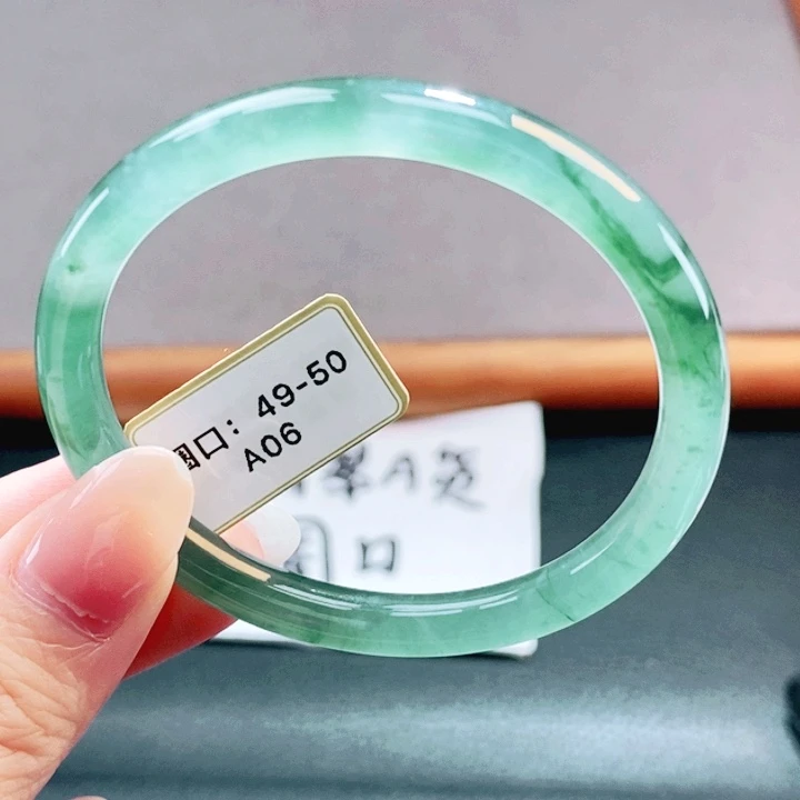 翡翠未镶嵌手镯翡翠手镯127