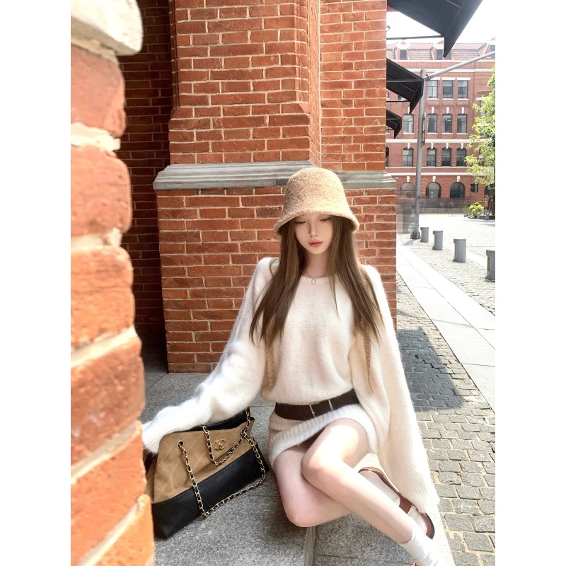 复古气质设计感长袖针织连衣裙女2025秋季新款露肩宽松包臀短裙子