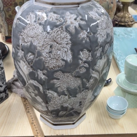 瓶瑕疵瓷片不退不换。。。。。。。。。。。