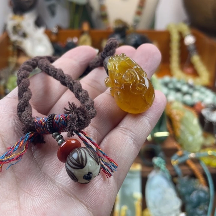 蛇纹石玉未镶嵌吊坠